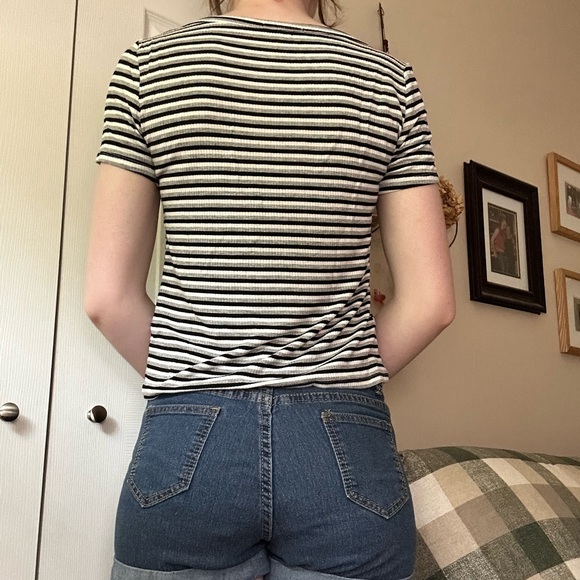 B&W Striped Charlotte Russe Tee - Picture 6 of 7